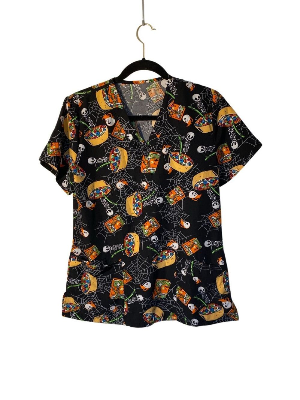 Halloween women’s graphic nursing short sleeve top medium